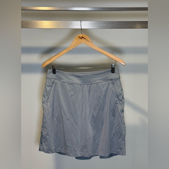 Women’s Greg Norman Gray 16” Pull On Golf Skort Back Flounce Pockets ✨ - Picture 1 of 3